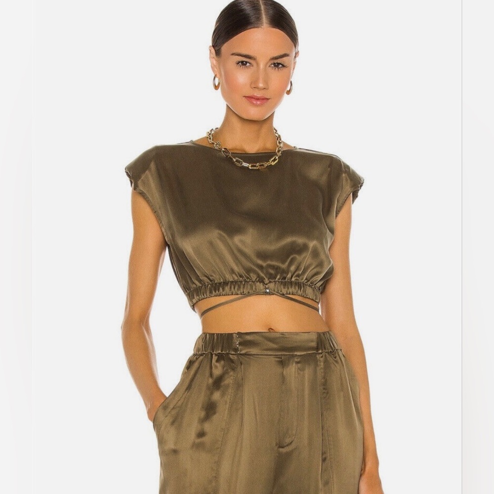 NWT Nicholos Ray 100% Silk waist wrap Crop Top in olive 🫒 green.